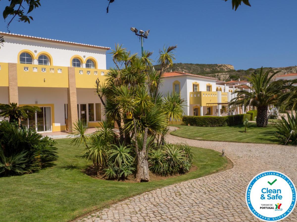 Luz Bay Hotel Bagian luar foto